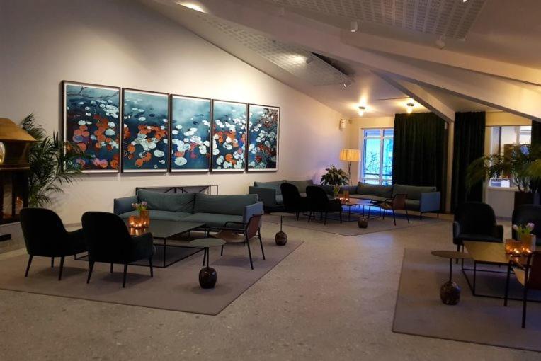 Aronsborgs Konferenshotel Bålsta Extérieur photo